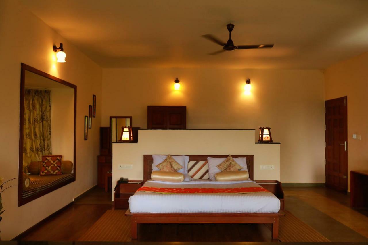 Sitaram Mountain Retreat Hotel Мунар Екстериор снимка