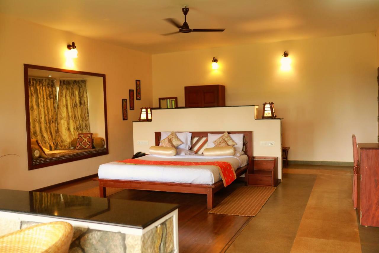 Sitaram Mountain Retreat Hotel Мунар Екстериор снимка